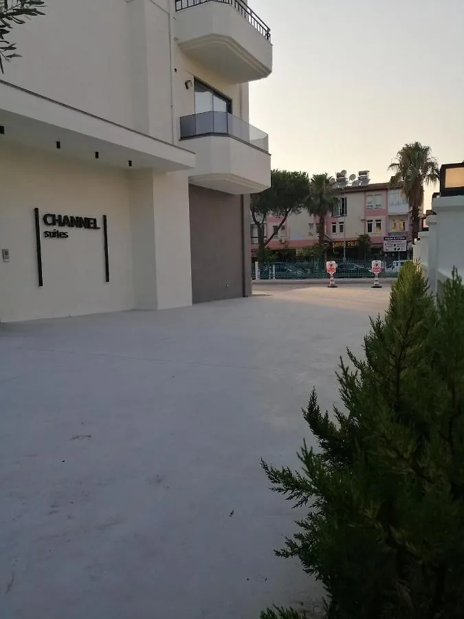Channel Suites 페티예 0*,